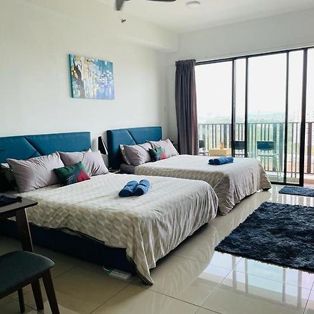 Homestay I-City Cantik, Tenang, Wifi, 4K Smart Tv, Netflix, Coway, Free Parking Shah Alam Exterior photo
