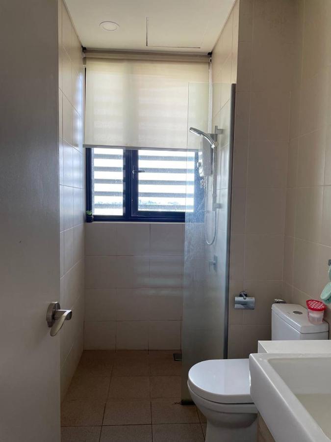 Homestay I-City Cantik, Tenang, Wifi, 4K Smart Tv, Netflix, Coway, Free Parking Shah Alam Exterior photo