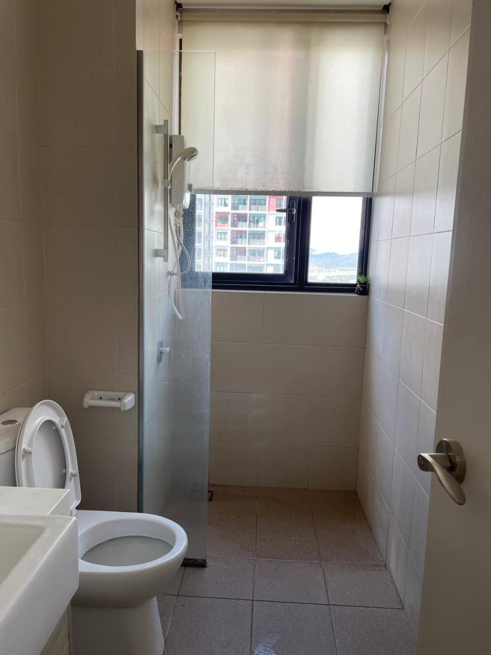 Homestay I-City Cantik, Tenang, Wifi, 4K Smart Tv, Netflix, Coway, Free Parking Shah Alam Exterior photo
